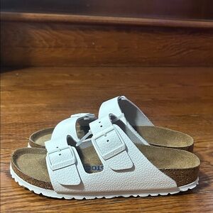 White Birkenstocks Arizona Soft Footbed